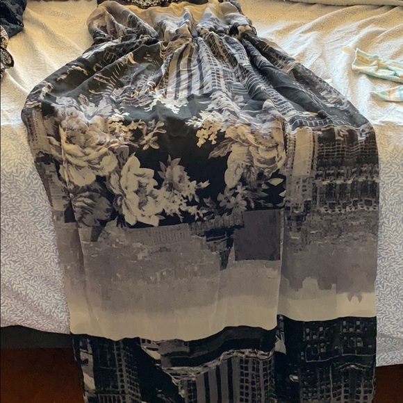 Dress - Picture 7 of 7